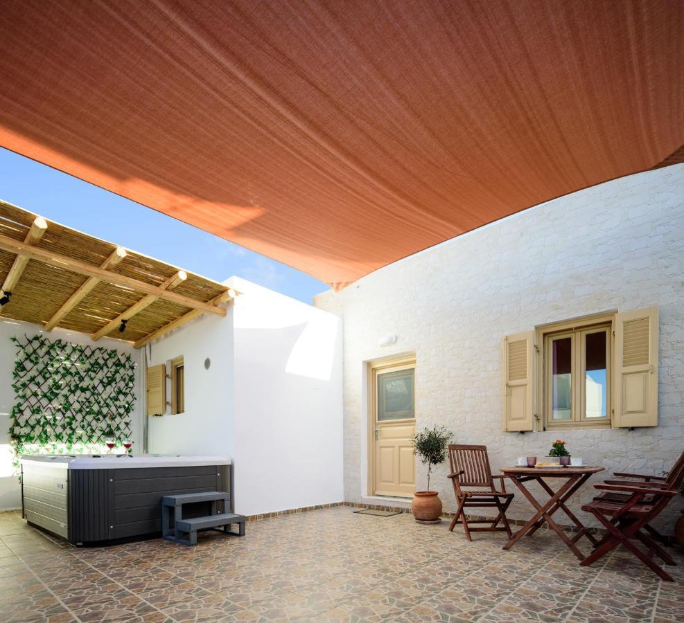 Heart Of Oia - Private House With Jacuzzi Apartment Exterior photo